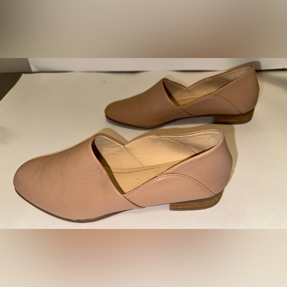 Clarks Shoes Women’s 7.5 M Pure Tone Casual Slip On Loafer Flats Beige Leather - Picture 2 of 7